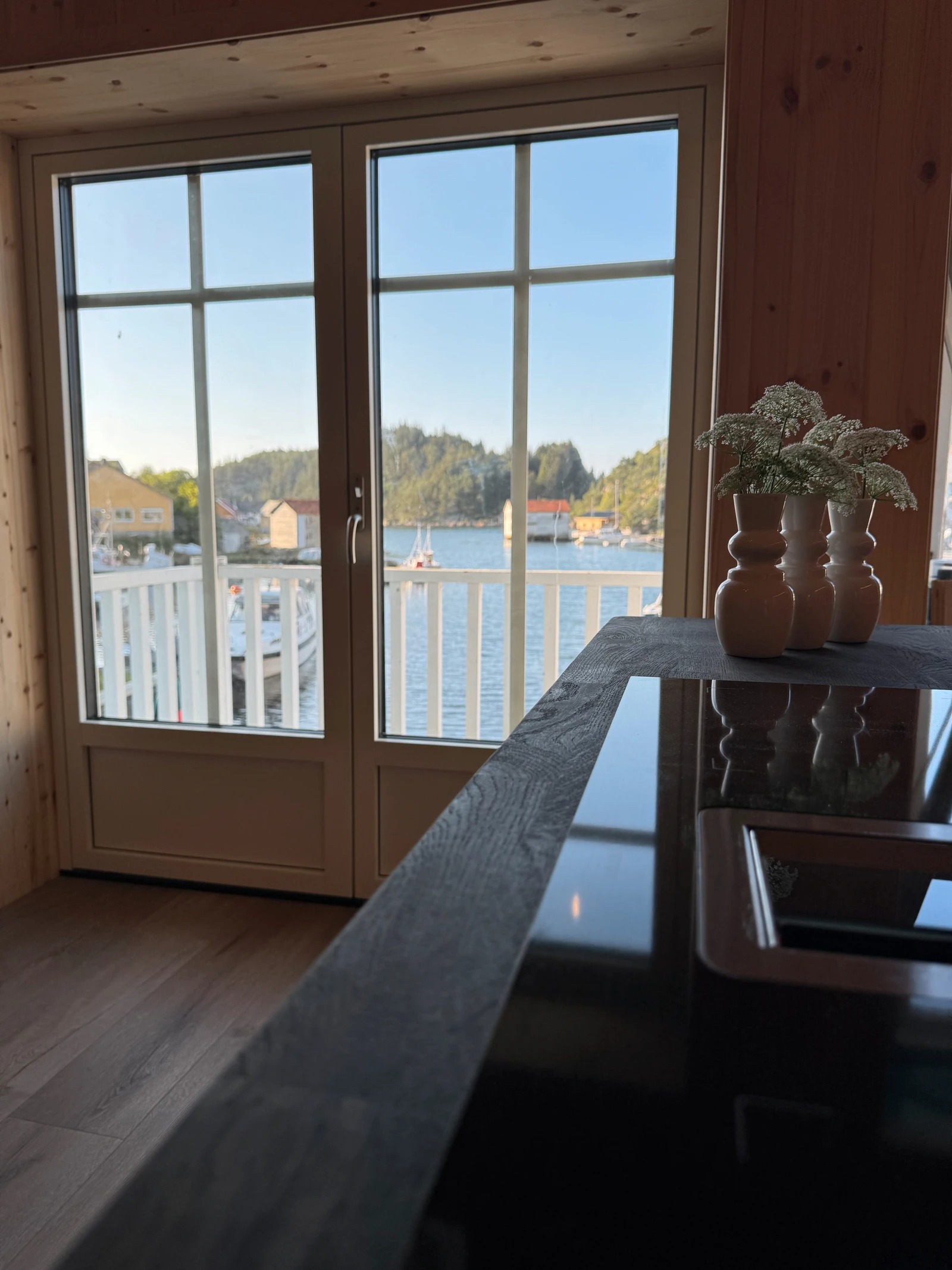 Fra Kjøkkenøy mot balkong